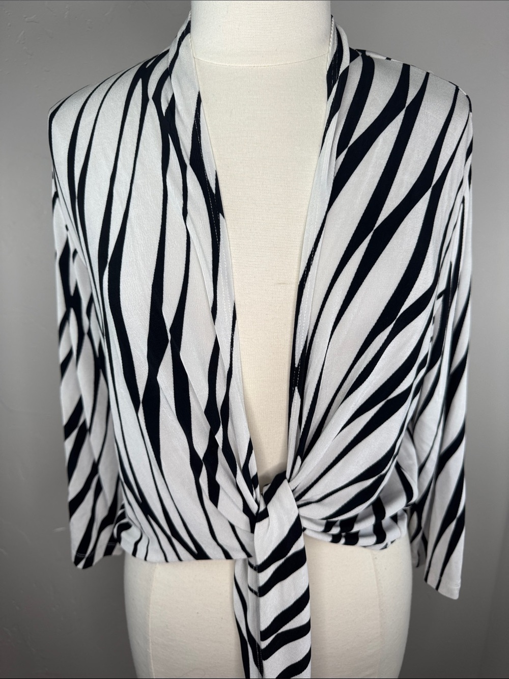 Travelers By Chico's Black and White Zebra-Print Tie Front Top 3/XL